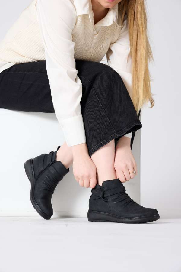 Aerocushion Marcella Womens Slip Ons - Black Brushed (9007870443743)